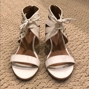 Qupid Shoes - White sandals with a small heel and gold studs Qupid Shoes - White sandals with a small heel and gold studs